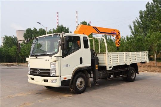 點擊查看詳細信息<br>標題：5噸凱馬隨車吊 閱讀次數(shù)：2596