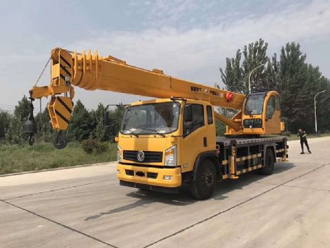 點擊查看詳細(xì)信息<br>標(biāo)題：16噸東風(fēng)汽車吊 閱讀次數(shù)：2180